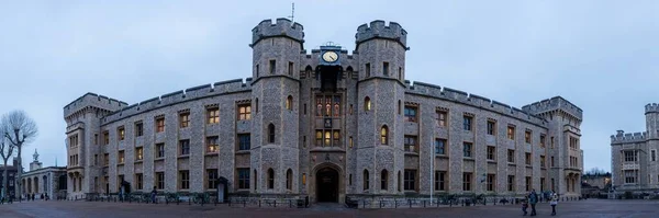 Tower London Castle Świeci Wieczornym Świetle — Zdjęcie stockowe