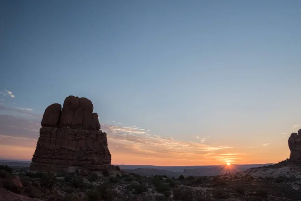 Utah Arcos Mesa Silhueta Pôr Sol Com Nuvens — Fotografia de Stock