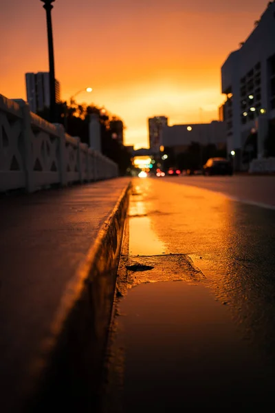 Sunset Reflecting Miami Street — Foto de Stock