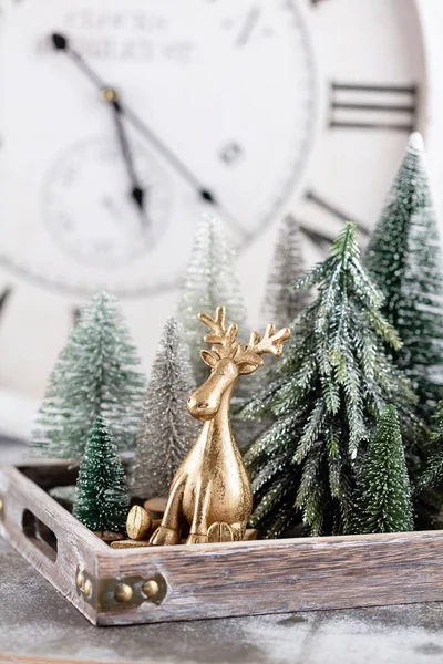 Boże Narodzenie Zegar Zimowych Dekoracji Koncepcja Szczęśliwego Nowego Roku — Zdjęcie stockowe