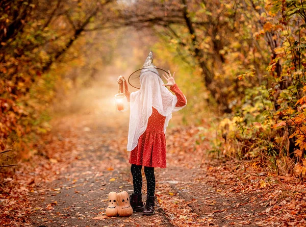 Liten Flicka Klädd För Halloween Fest — Stockfoto