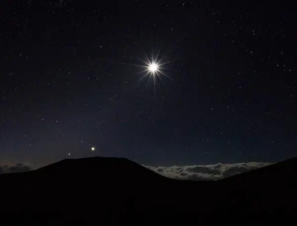 ハワイ火山の景色を眺める — ストック写真