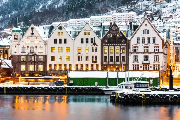 Scenisk Utsikt Över Bergen City Vid Juletid — Stockfoto