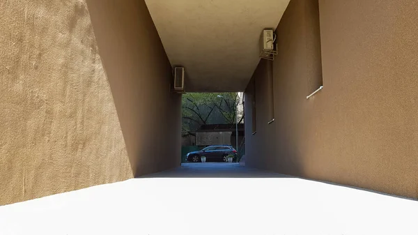 Entrée Entre Deux Maisons Dans Une Cour Résidentielle Rue Centre — Photo
