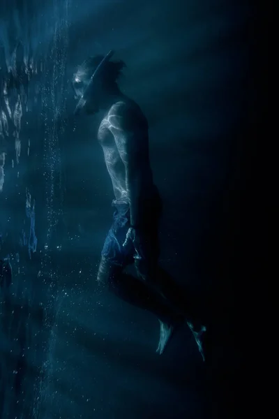 Man Freediver Swimming Underwater Surface — Stock Photo, Image