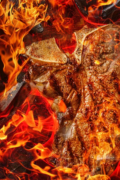 Grilled Marbled Beef Steak Coals Smoke — Stock Photo, Image