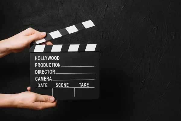 Crop Hands Clapping Blank Clapperboard — Stock Photo, Image
