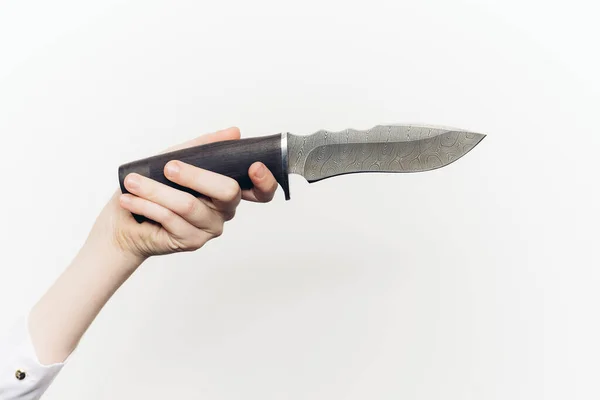 Messer Der Hand Nahaufnahme Licht Hintergrund Kantige Waffe — Stockfoto