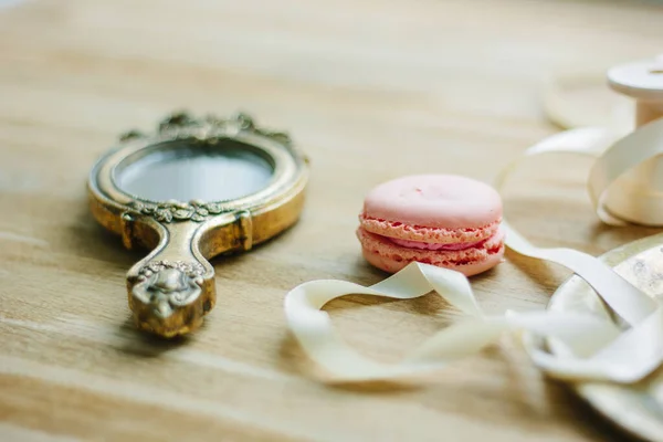 Χειροποίητος Καθρέφτης Και Καρό Σαν Διακόσμηση Γάμου — Φωτογραφία Αρχείου
