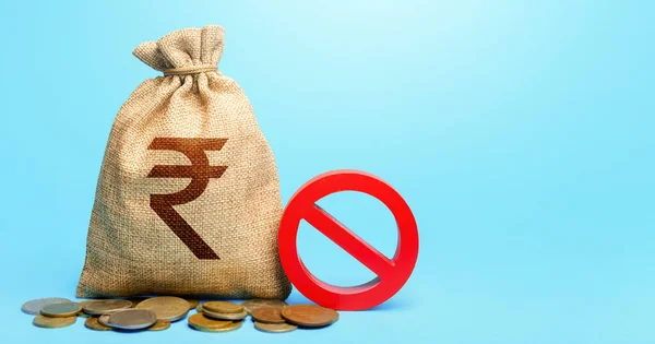 Indiai Rúpia Pénzeszsák Piros Szesztilalom Tábla Nem Monetáris Megszorítások Bankszámlák — Stock Fotó
