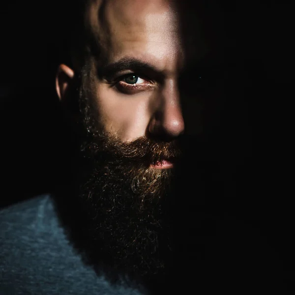 Close Portrait Middle Aged Brutal Bearded Man Expressive Eyes Shadow — 스톡 사진