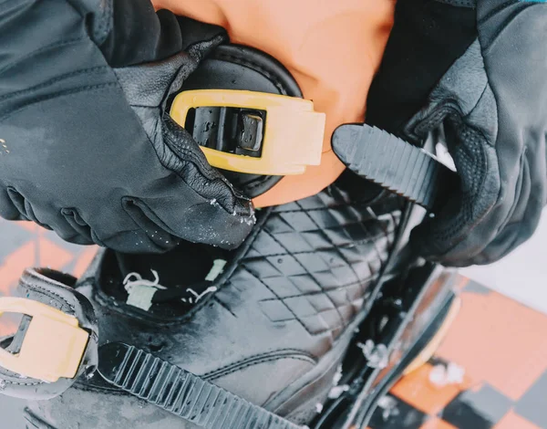 Καβαλάρης Βάζοντας Snowboard Closeup — Φωτογραφία Αρχείου