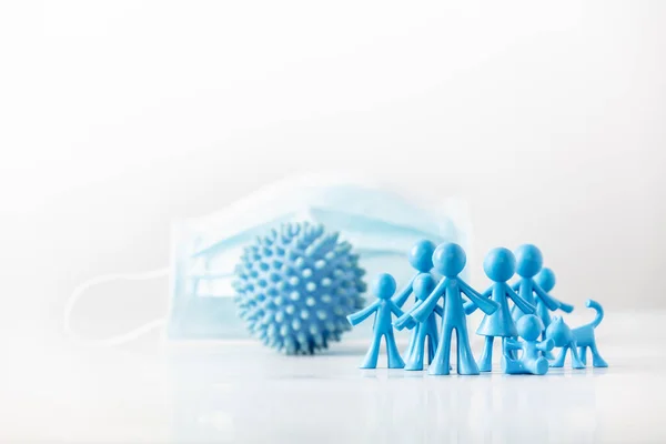 Group Plastic Figures Abstract Model Coronavirus Medical Mask Light Gray — Stock Photo, Image