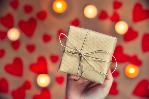 Ruční Držení Krásné Dárkové Krabice Dárky Samice Valentýna Svátky Koncept — Stock fotografie