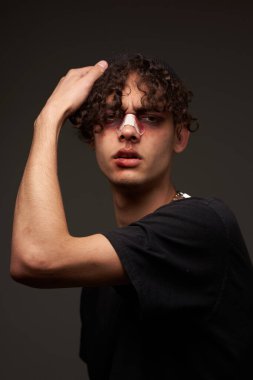 Kırık burunlu dövüşçü.