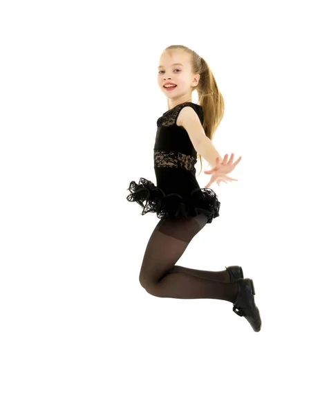 Das Kleine Mädchen Macht Das Springen Spaß — Stockfoto