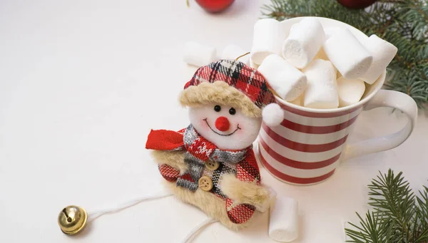 Traditional Hot Chocolate Marshmallows Snowman White Textured Background Christmas Drink — Stock Photo, Image