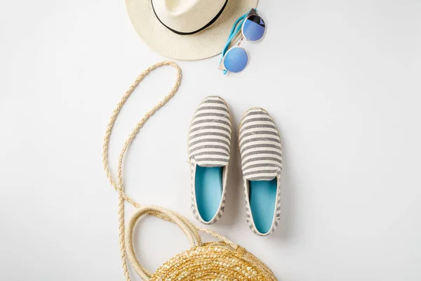 Flat Lay Traveler Accessories White Background Straw Hat Summer Shoes — Stock Photo, Image