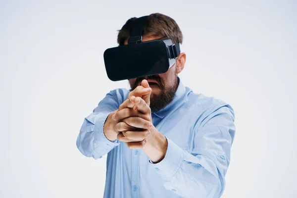 Hombre Gerente Tecnología Gafas Realidad Virtual Entretenimiento — Foto de Stock