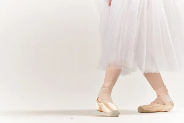 Ballet Schoenen Dans Uitgevoerd Klassieke Stijl Licht Achtergrond — Stockfoto