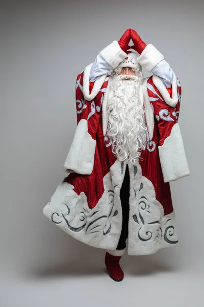 Encantado Papai Noel Com Barba Branca — Fotografia de Stock