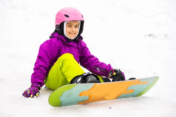 Little Cute Girl Snowboarden Skigebied Zonnige Winterdag — Stockfoto