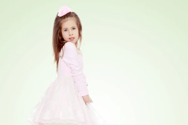 Элегантная Маленькая Девочка Розовом Платье — стоковое фото
