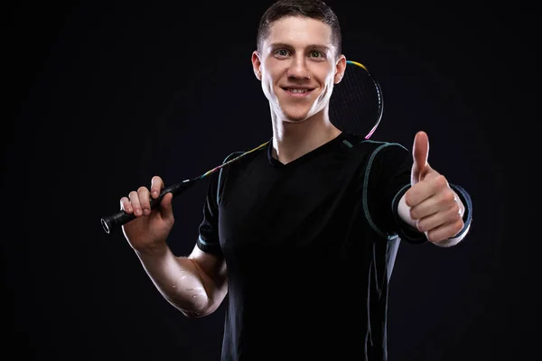 Badminton Giocatore Abbigliamento Sportivo Con Racchetta Volano Sfondo Nero Ritratto — Foto Stock