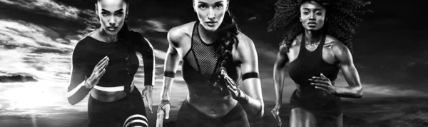 黑白相间的照片 一个强壮的运动 女子短跑运动员 跑步户外穿着运动服 健身和运动的动机 亚军概念 — 图库照片