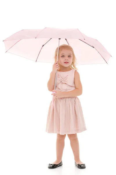 Küçük Kız Şemsiye Altında — Stok fotoğraf