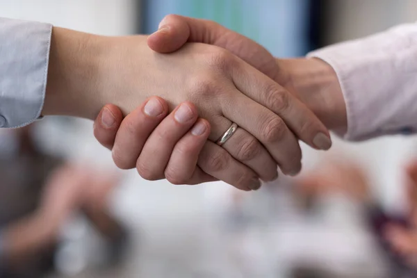握手を閉じるショット 交渉の概念 — ストック写真