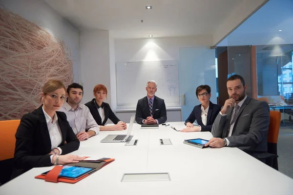 Groep Van Zakenmensen Vergadering — Stockfoto