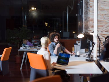 gece başlangıç Office tasarımcılar