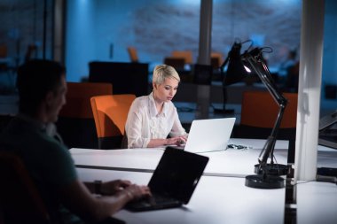 gece başlangıç Office tasarımcılar