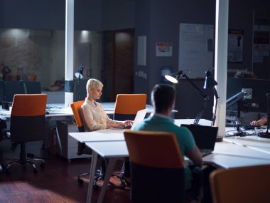 gece başlangıç Office tasarımcılar