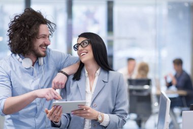 İş insanlar çalışma ile Tablet başlangıç Office