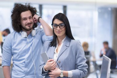 İş insanlar çalışma ile Tablet başlangıç Office