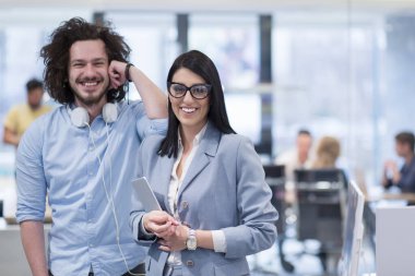 İş insanlar çalışma ile Tablet başlangıç Office