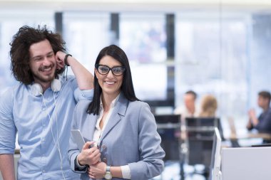 İş insanlar çalışma ile Tablet başlangıç Office