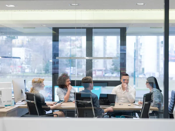 Startup Business Team Bei Einem Treffen Einem Modernen Bürogebäude — Stockfoto