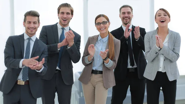 Smiling Business Team Applauds Success — Stock Photo, Image