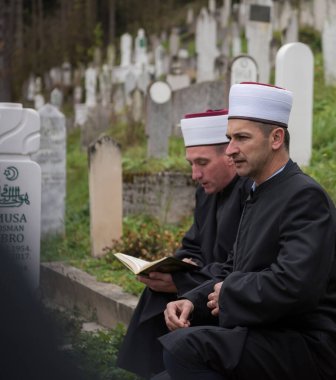 İmam 'ın İslam cenazesinde okuduğu Kur' an-an kutsal kitabı