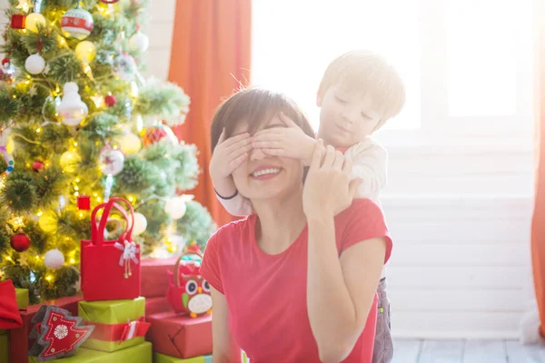 Happy Family Merry Christmas Mother Baby Son Christmas Morning Tree — Stock Photo, Image