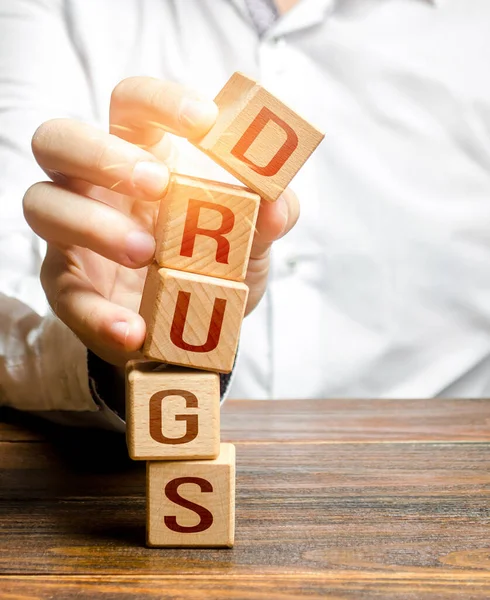 Man Breaks Tower Blocks Word Drugs Combating Illicit Manufacture Distribution — Stock Photo, Image