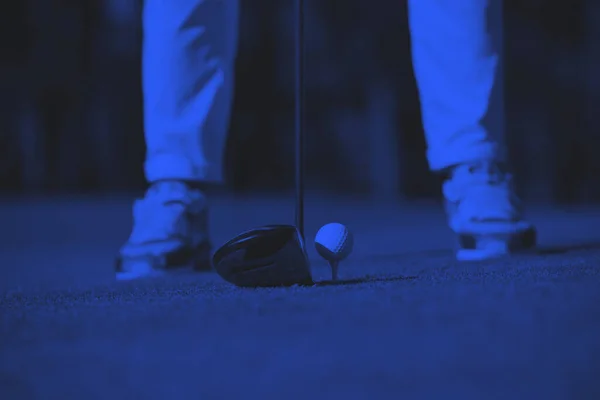 Golf Gracz Uderzając Strzał — Zdjęcie stockowe
