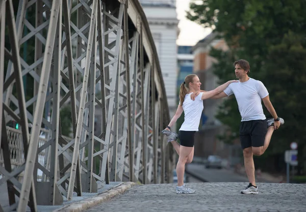 Couple Échauffement Étirement Avant Jogging — Photo
