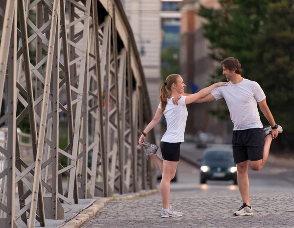 Couple Échauffement Étirement Avant Jogging — Photo