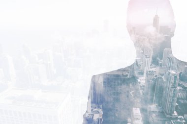 Modern şehirde bir adamın çifte teşhisi. karışık ortam