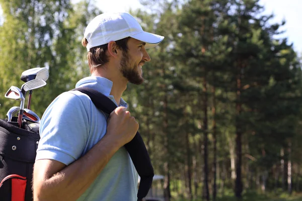Retrato Golf Hombre Caminando Con Bolso Hombro —  Fotos de Stock