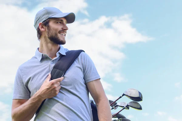 Jugador Golf Caminando Llevando Bolso Curso Durante Juego Golf Del —  Fotos de Stock